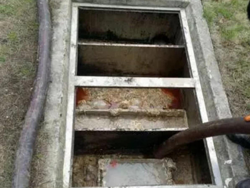 西乌珠穆沁隔油池清理