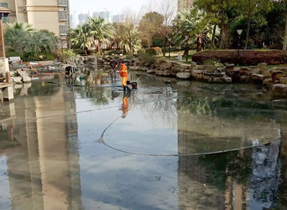 西乌珠穆沁景观池淤泥清理