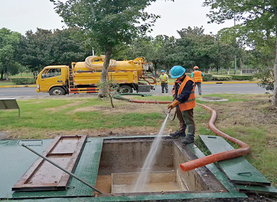 西乌珠穆沁化油池清理